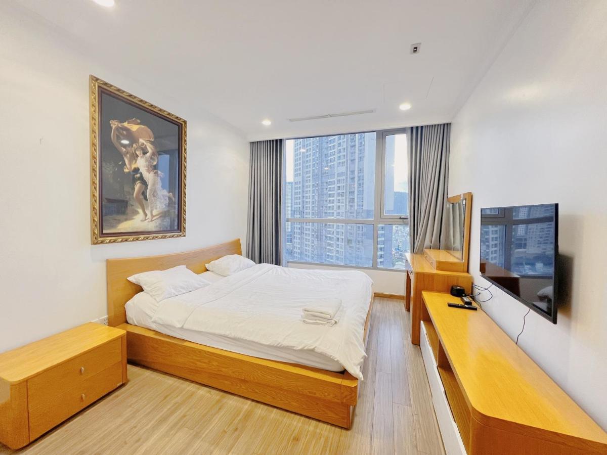 Homes By Christine - Vinhomes Central Park Ho-Chi-Minh-Stadt Exterior foto