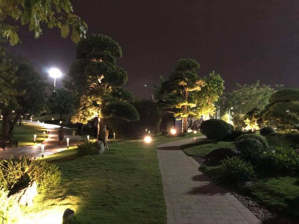 Homes By Christine - Vinhomes Central Park Ho-Chi-Minh-Stadt Exterior foto